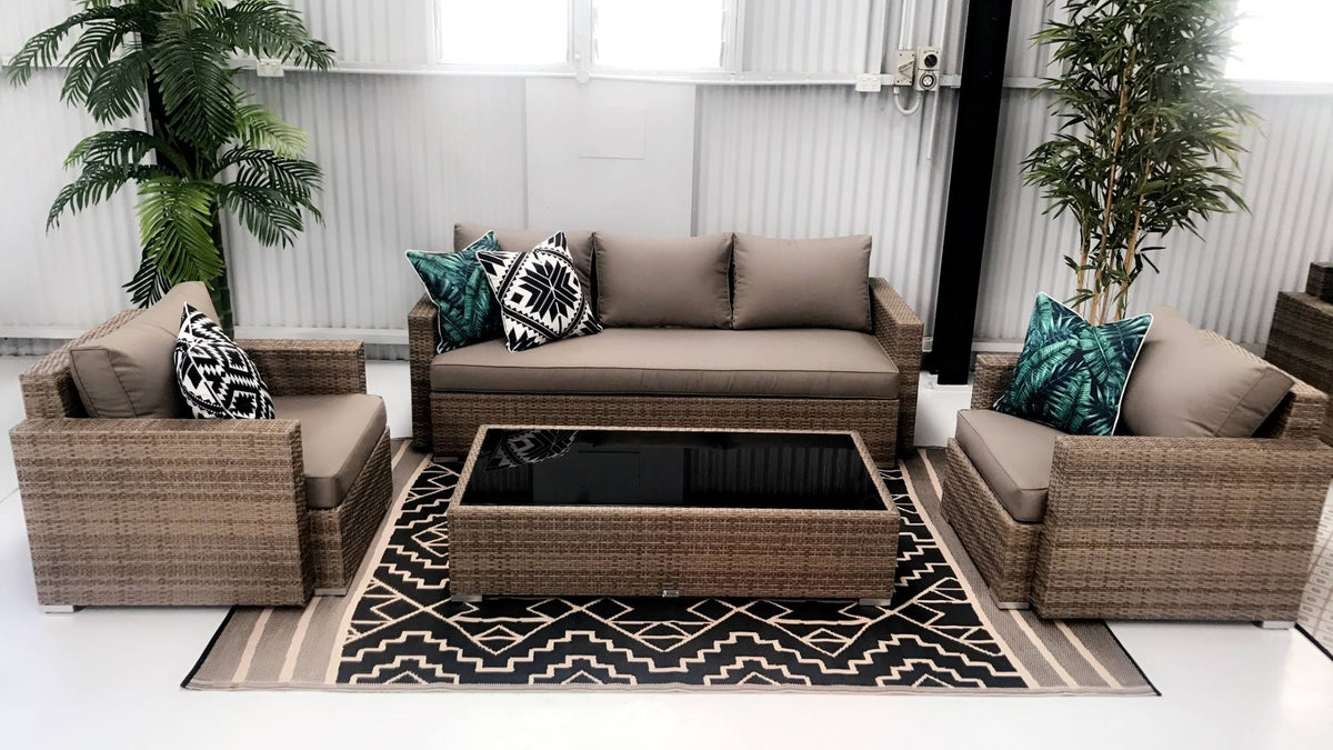 How to Choose the Perfect Size Rug for Your Outdoor Area