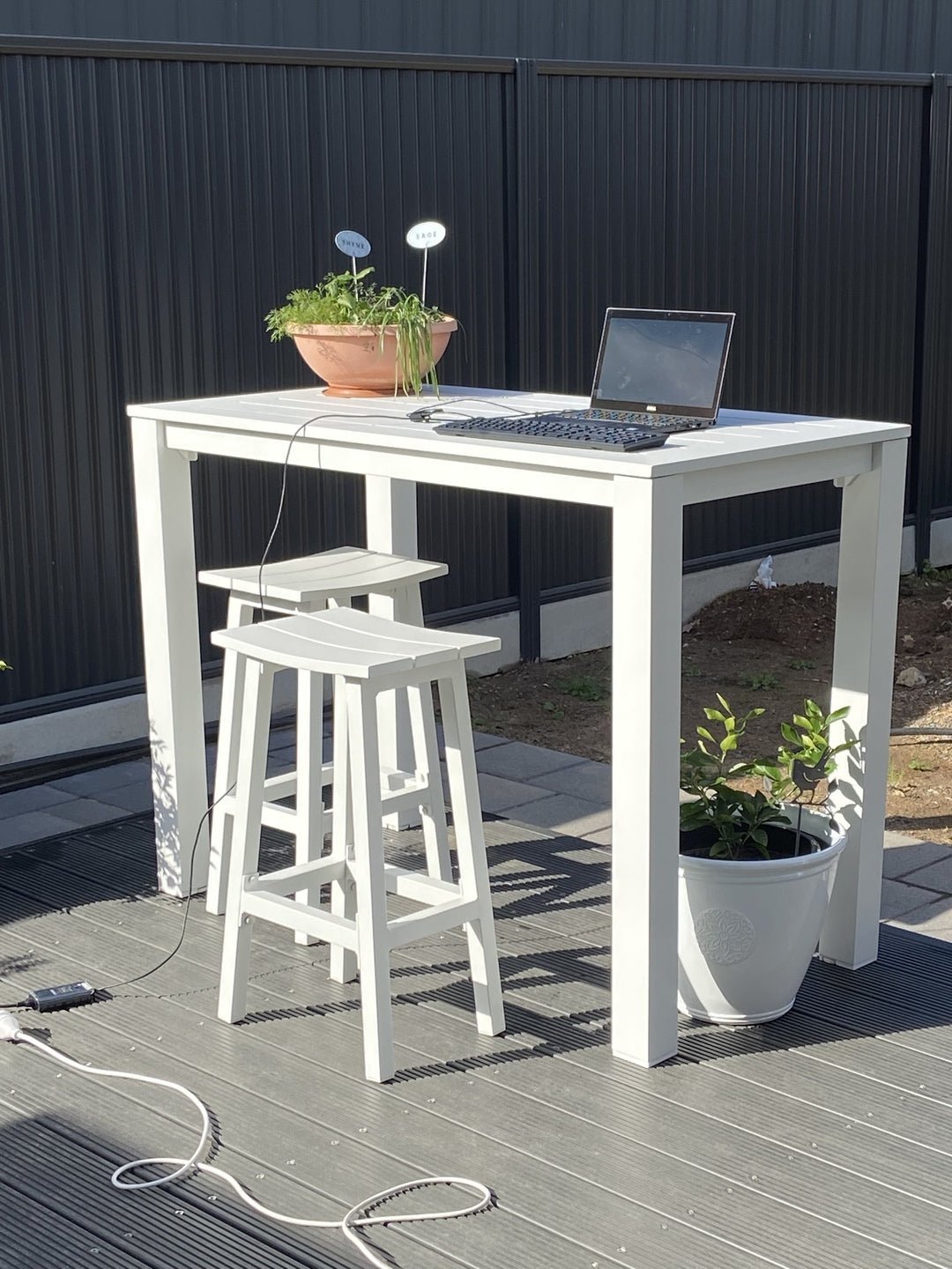 All Outdoor Bar
