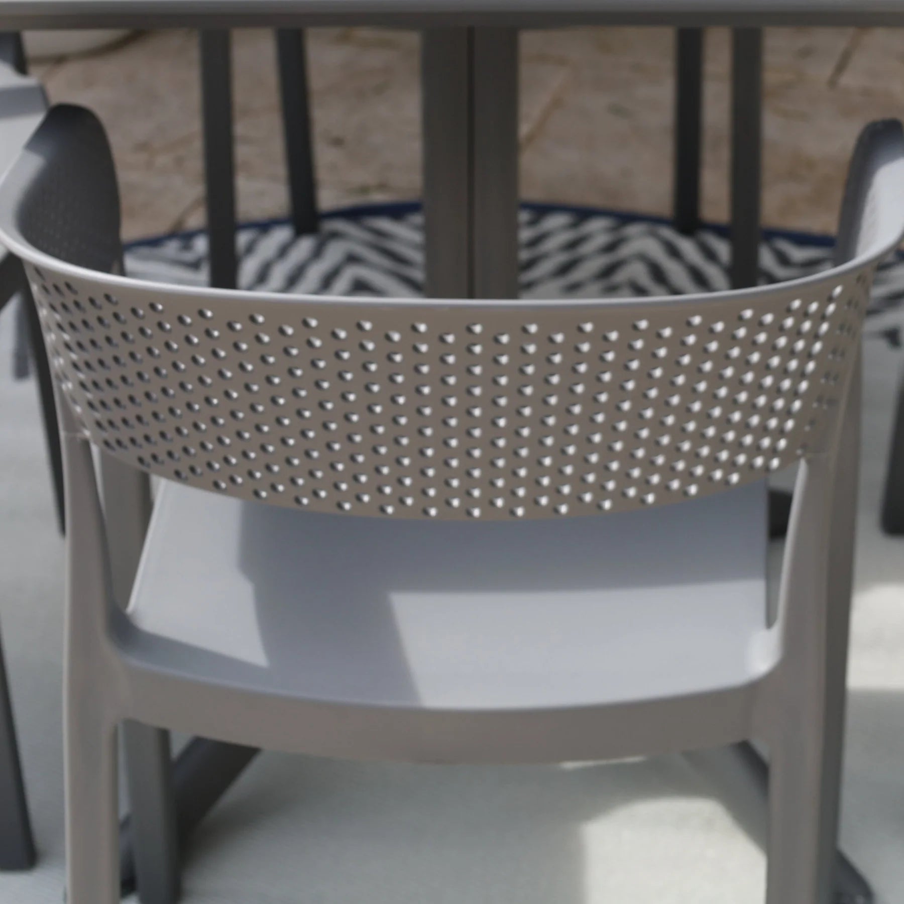 Mod Curve Back PP Outdoor Chair - Grey
